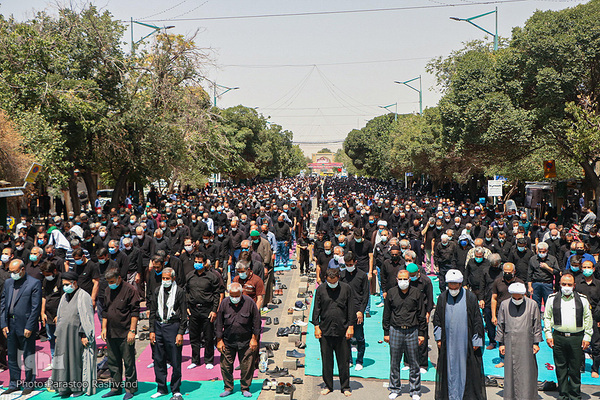 اقامه نماز ظهر عاشورا در قزوین‎‎