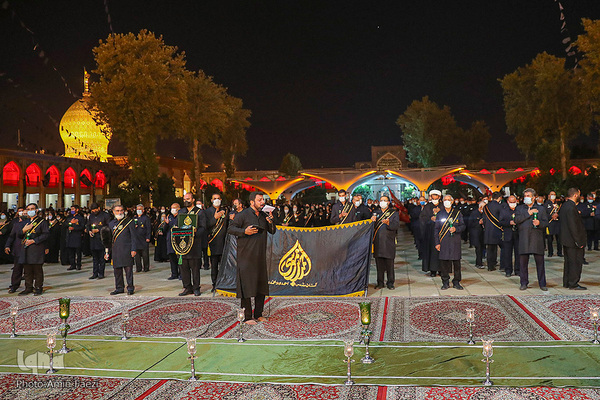 لاله گردانی شام غریبان در حرم مطهر شاهچراغ(ع)