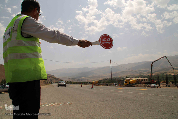 اعمال محدودیت‌های کرونایی در محورهای مواصلاتی شهرستان اهر، توسط پلیس راهور
