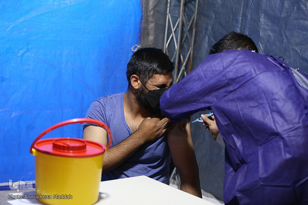 افتتاح بزرگترین مرکز واکسیناسیون تجمیعی استان فارس در حسینیه عاشقان ثارالله شیراز