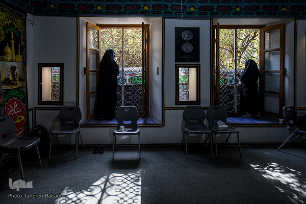 امسال نیز این خیمه عزای سیدالشهدا(ع) با رعایت پروتکل‌های بهداشتی ابلاغ شده از سوی ستاد مبارزه با کرونا برگزار شد.