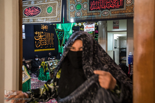 منزل مهدی فتحی از سال ۷۱ حسینه شده است و هرسال برای آقایان و خانم ها مراسم برگزار می‌کند. 
