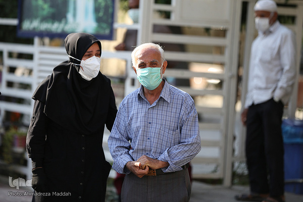 تشییع پیکر مطهره مدافع سلامت شهیده «زهرا ترابی» در شیراز