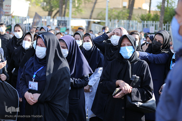 تشییع پیکر مطهره مدافع سلامت شهیده «زهرا ترابی» در شیراز