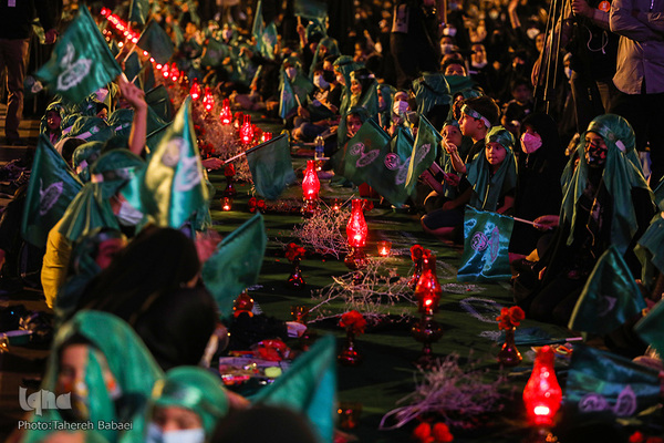 بزرگ‌ترین سفره نذری «حضرت رقیه (س)» در میدان امام حسین(ع)