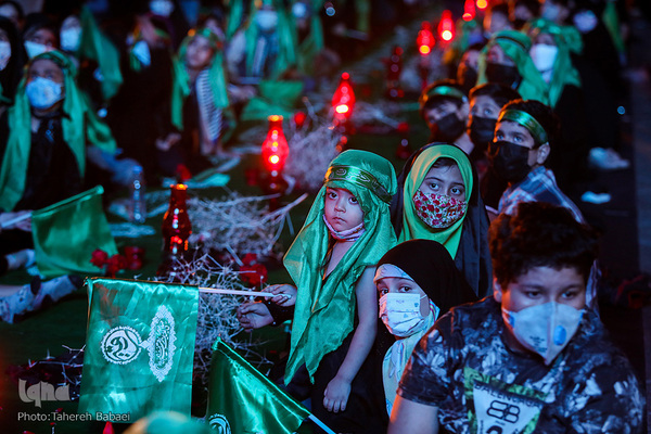 بزرگ‌ترین سفره نذری «حضرت رقیه (س)» در میدان امام حسین(ع)