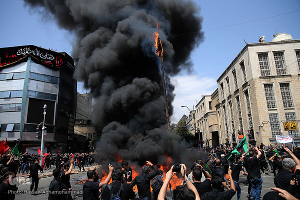 آئین خیمه‌سوزان ظهر عاشورا در بازار تهران