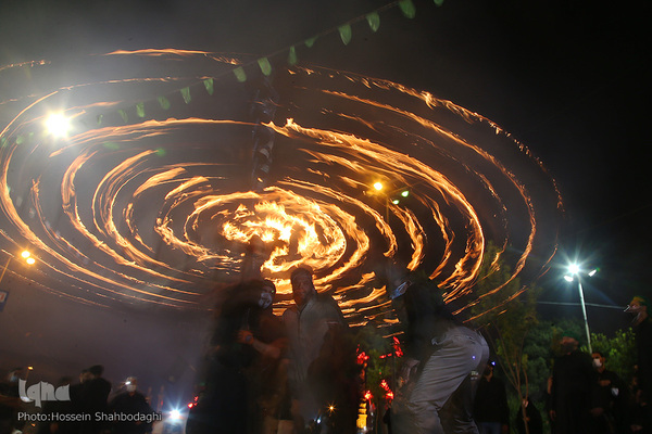 آیین مشعل گردانی نجفی‌های مقیم قم