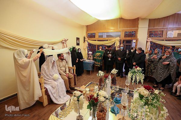 مراسم عقد زوج‌های جوان شیرازی در سالن‌های عقد حرم مطهر شاهچراغ (ع) در عید سعید غدیر