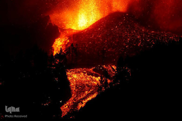 فوران آتشفشان لاپالما در جزایر قناری اسپانیا