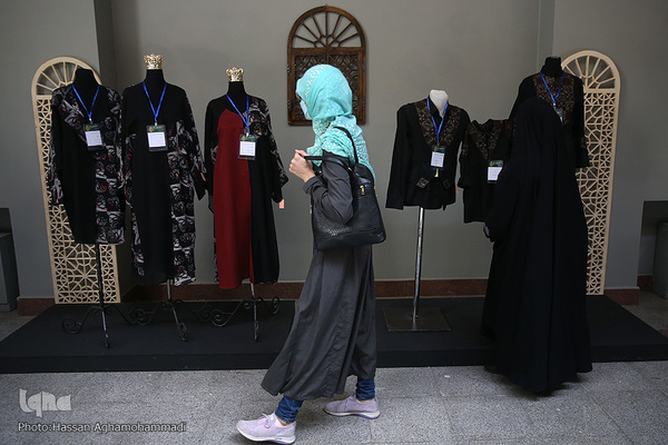 ششمین نمایشگاه لباس عاشورایی در فرهنگستان هنر