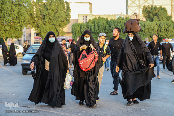 ازدحام زائرین اربعین در پشت مرز بسته شلمچه