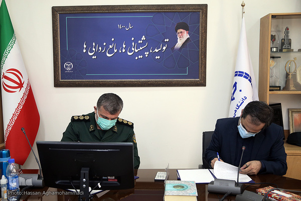 مراسم امضای تفاهم نامه همکاری های مشترک میان جهاد دانشگاهی و بنیاد حفظ آثار و ارزشهای دفاع مقدس