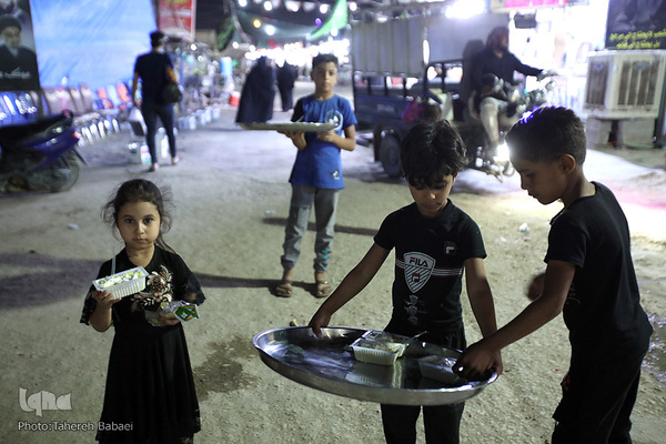 خادمین زائرین پیاده روی اربعین حسینی