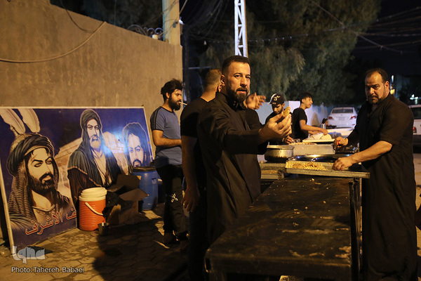 خادمین زائرین پیاده روی اربعین حسینی