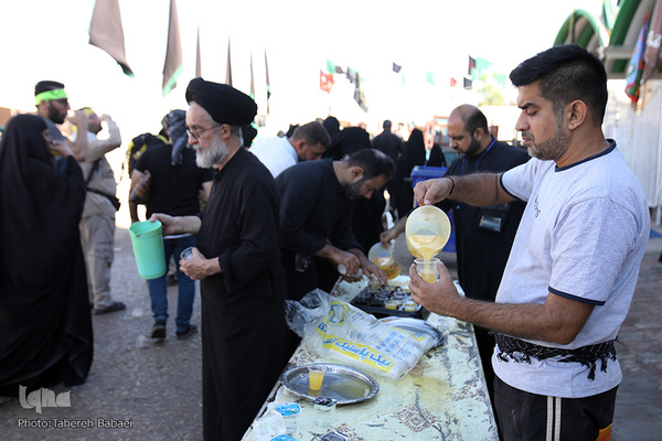 خادمین زائرین پیاده روی اربعین حسینی