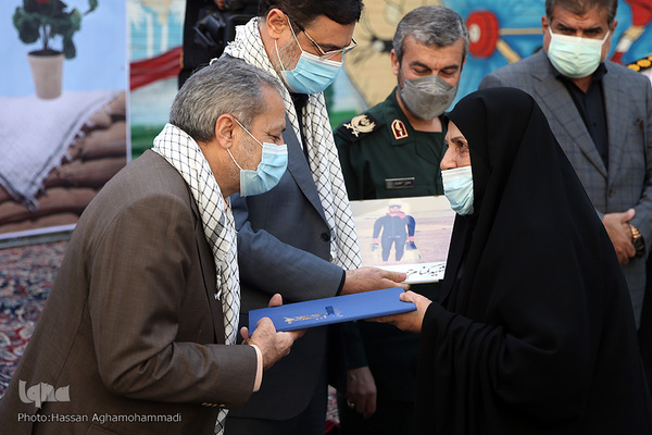 آیین زنگ ملی ایثار و مقاومت