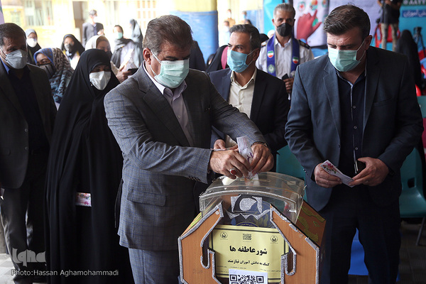 مراسم نمادین نواختن زنگ «شور عاطفه ها» در دبیرستان دخترانه شهید «محمدباقر صدر» منطقه ۱۱آموزش و پرورش تهران