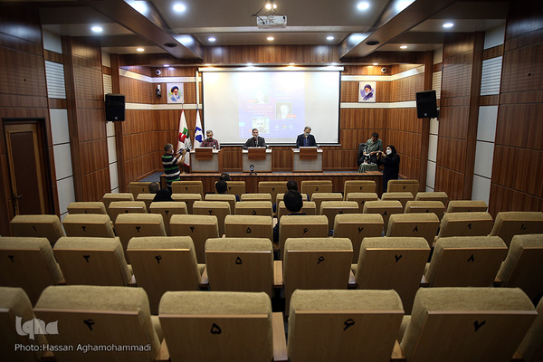 نشست تخصصی چهل سال تاتر مقاومت و چشم انداز پیش رو