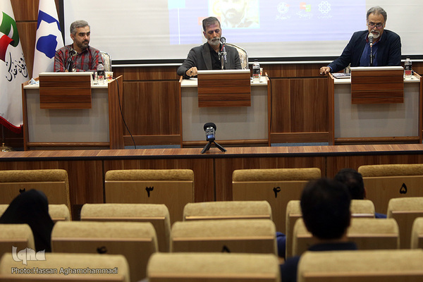 نشست تخصصی چهل سال تاتر مقاومت و چشم انداز پیش رو