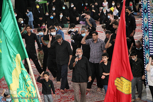 مراسم عزاداری سنتی ونخل گردانی در حسینه قائم آل محمد(عج) روستای خویدک یزد، در سالروز رحلت پیامبر گرامی اسلام(ص) و شهادت امام حسن مجتبی(ع)