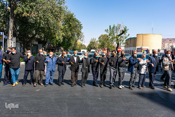 دسته عزاداری مردم تبریز از مسجد کبود به سمت مصلی امام خمینی(ره) در سالروز رحلت پیامبر گرامی اسلام(ص) و شهادت امام حسن مجتبی(ع) 