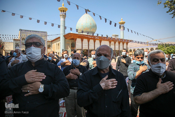 مراسم عزاداری زائرین و مجاورین آستان نورانی حضرت شاهچراغ(ع) در شیراز به مناسبت سالروز رحلت پیامبر گرامی اسلام(ص) و شهادت امام حسن مجتبی(ع) 