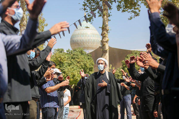 مراسم عزاداری زائرین و مجاورین آستان نورانی حضرت شاهچراغ(ع) در شیراز به مناسبت سالروز رحلت پیامبر گرامی اسلام(ص) و شهادت امام حسن مجتبی(ع) 