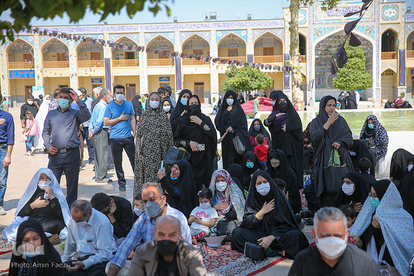 مراسم عزاداری زائرین و مجاورین آستان نورانی حضرت شاهچراغ(ع) در شیراز به مناسبت سالروز رحلت پیامبر گرامی اسلام(ص) و شهادت امام حسن مجتبی(ع) 