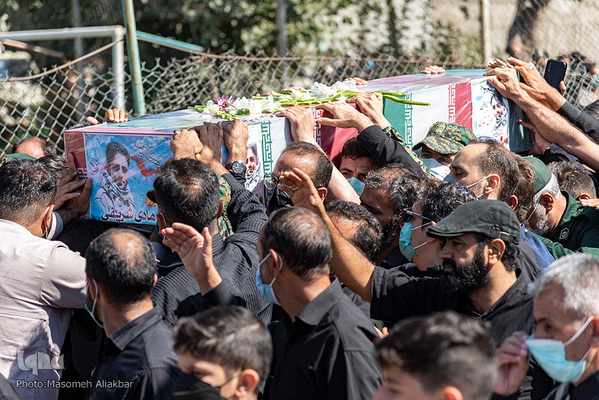 مراسم تشییع پیکر پاک شهید مدافع حرم «هادی شریفی» در بقعه امامزاده ابراهیم ملارد