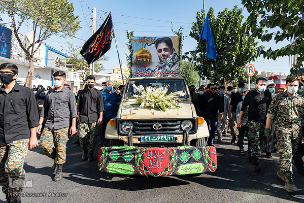 مراسم تشییع پیکر پاک شهید مدافع حرم «هادی شریفی» در بقعه امامزاده ابراهیم ملارد