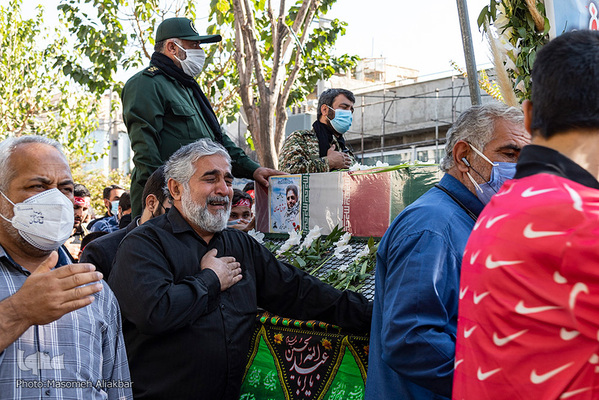 مراسم تشییع پیکر پاک شهید مدافع حرم «هادی شریفی» در بقعه امامزاده ابراهیم ملارد