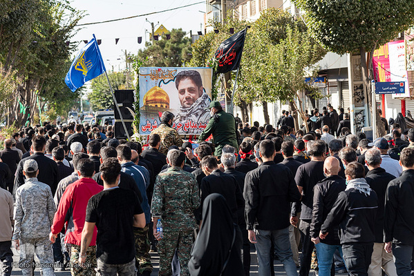 مراسم تشییع پیکر پاک شهید مدافع حرم «هادی شریفی» در بقعه امامزاده ابراهیم ملارد