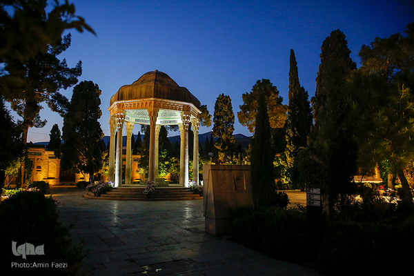 سر ارادت ما به خواجه اهل راز