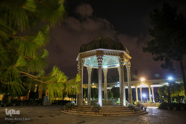 سر ارادت ما به خواجه اهل راز