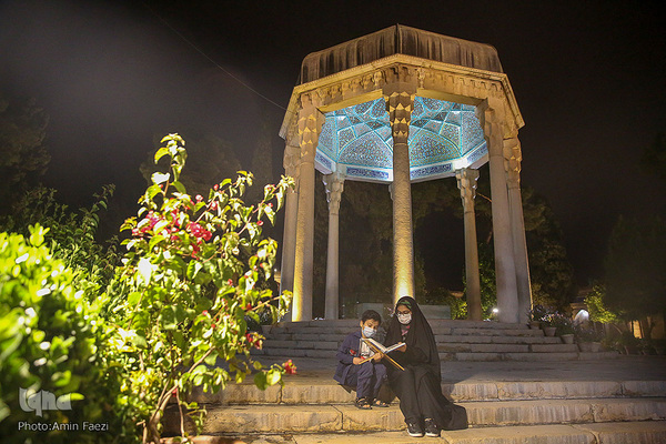 سر ارادت ما به خواجه اهل راز