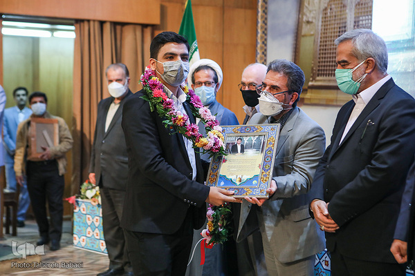 پانزدهمین آیین تجلیل از حافظان قرآن کریم