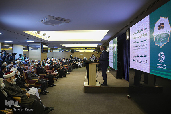 بازدید میهمانان کنفرانس وحدت اسلامی از برج میلاد