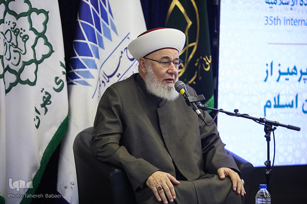 بازدید میهمانان کنفرانس وحدت اسلامی از برج میلاد