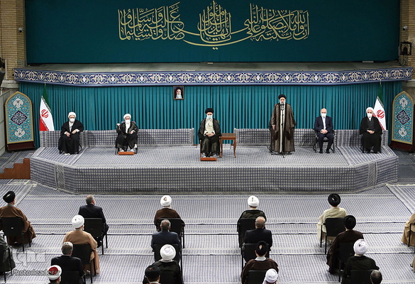 دیدار میهمانان کنفرانس وحدت اسلامى‌ و جمعی از مسئولان نظام با رهبر انقلاب