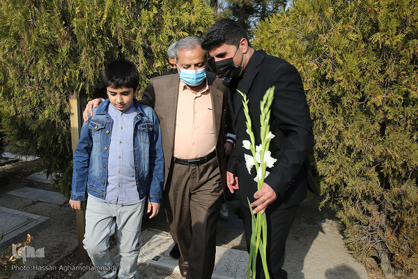 مراسم یادواره شهید فهمیده و شهدای دانش‌آموز در قطعه 24گلزار شهدای بهشت زهرا تهران