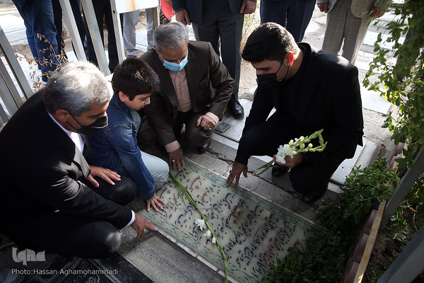 مراسم یادواره شهید فهمیده و شهدای دانش‌آموز در قطعه 24گلزار شهدای بهشت زهرا تهران