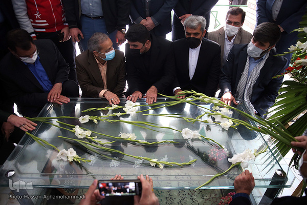 مراسم یادواره شهید فهمیده و شهدای دانش‌آموز در قطعه 24گلزار شهدای بهشت زهرا تهران