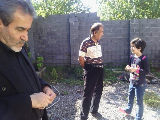 بازدید مددکاری از منزل مادر کم توان حرکتی