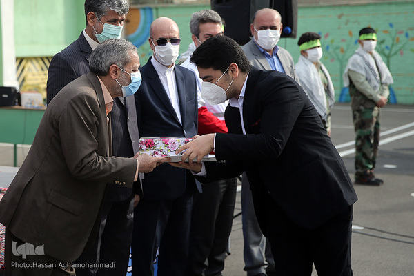 مراسم نواختن زنگ ملی استکبارستیزی و روز دانش‌آموز