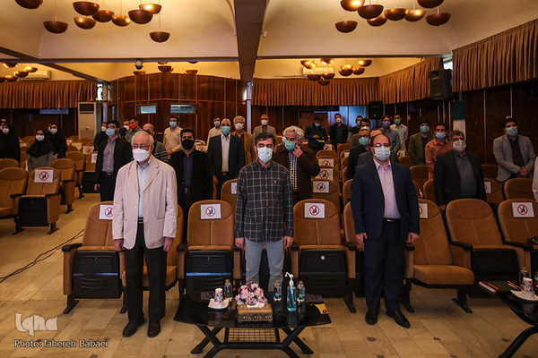 نشست معرفی کتاب «پنج گانه افول آمریکا»