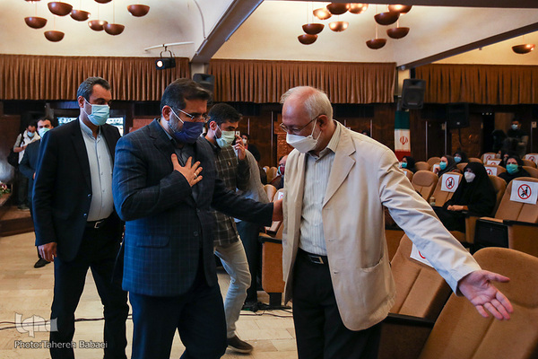 نشست معرفی کتاب «پنج گانه افول آمریکا»