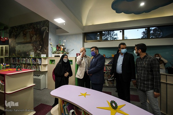 نشست معرفی کتاب «پنج گانه افول آمریکا»