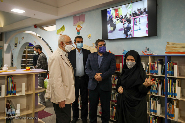 نشست معرفی کتاب «پنج گانه افول آمریکا»