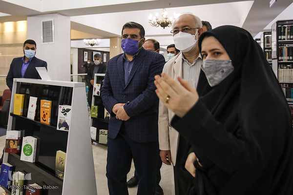 نشست معرفی کتاب «پنج گانه افول آمریکا»